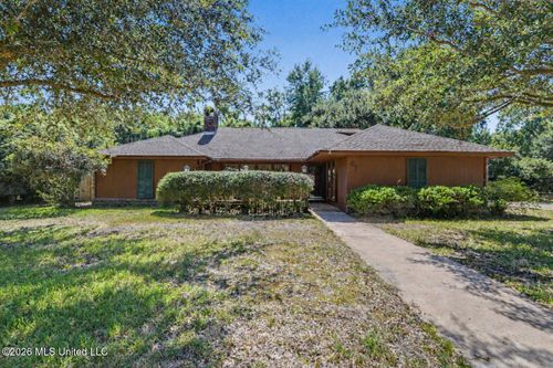 610 Sunset Dr, Bay Saint Louis, MS, 39520-2810 | Card Image