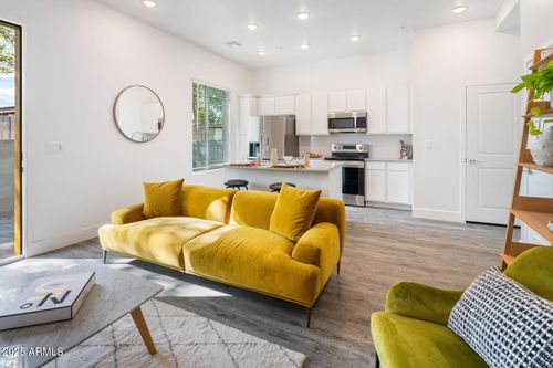 104-500 W Missouri Ave, Phoenix, AZ, 85013-1800 | Card Image