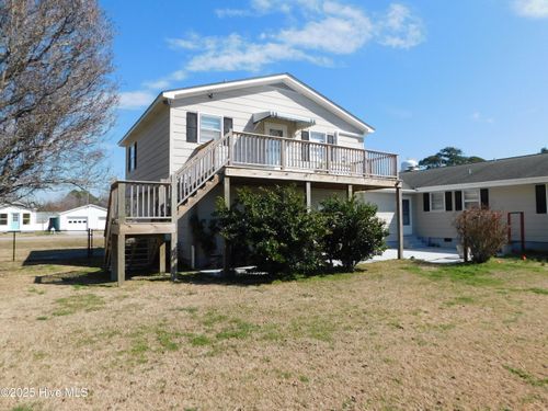311 Mcdaniel Dr, Beaufort, NC, 28516-7553 | Card Image