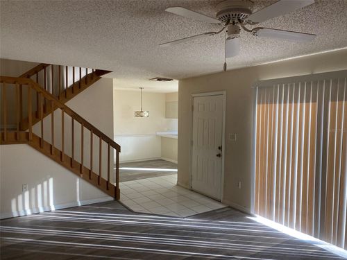 2911 Pecan Ave, LEESBURG, FL, 34748-6482 | Card Image