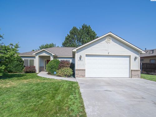 8210 W Clearwater Pl, Kennewick, WA, 99336-8581 | Card Image