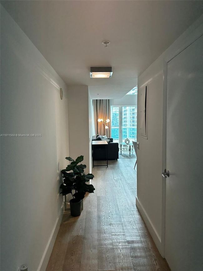 APT-1806 - 41 Se 5 Th St, Condo with 1 bedrooms, 2 bathrooms and null parking in Miami FL | Image 9