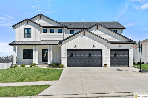 17194 Whitmore St, Bennington, NE, 68007-3331 | Card Image