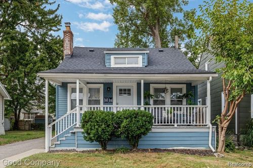 359 E Saratoga St, Ferndale, MI, 48220-3363 | Card Image