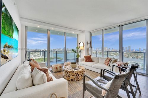 3107-16385 Biscayne Blvd, Aventura, FL, 33160-5450 | Card Image