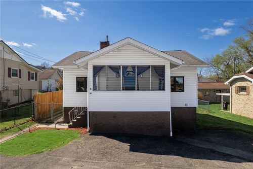 603 Memorial Dr, New Kensington, PA, 15068-2024 | Card Image