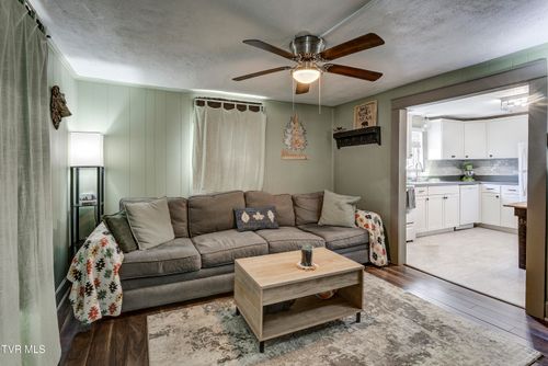 751 Jackson St, Bristol, TN, 37620-5103 | Card Image