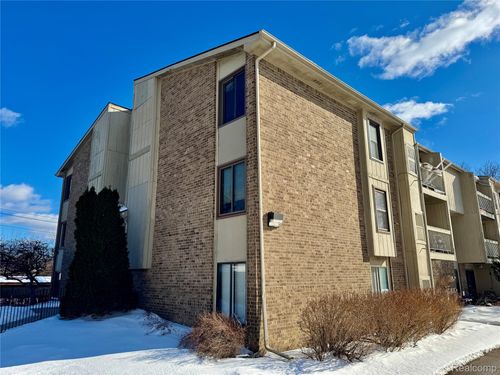 30515 W 14 Mile Rd, Farmington Hills, MI, 48334-1558 | Card Image