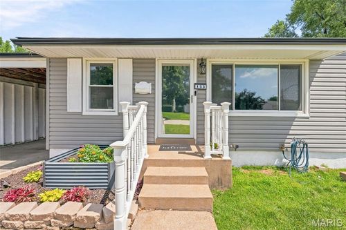 155 Saint Maurice Ln, Florissant, MO, 63031-7843 | Card Image