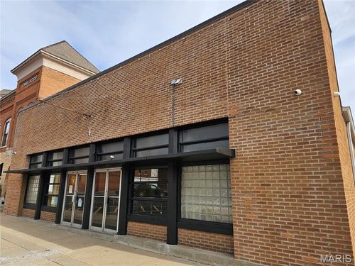 411 S Main St, Hillsboro, IL, 62049-1433 | Card Image