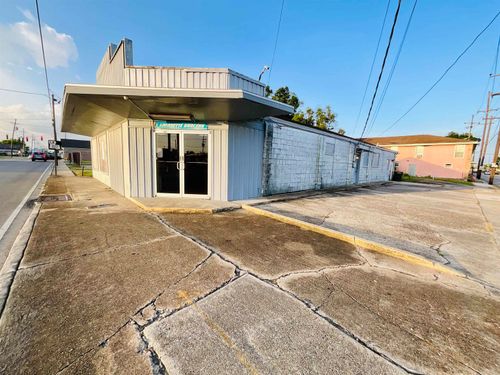 925 Lafayette St, Houma, LA, 70360-5521 | Card Image