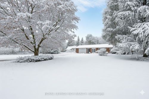 2534 Sunnidale Rd, Utopia, ON, L0M1T2 | Card Image