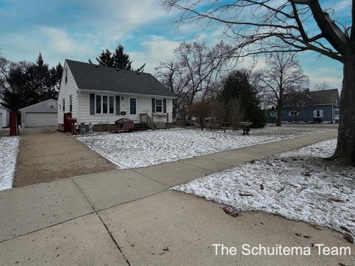 388 W 21st St, Holland, MI, 49423-4004 | Card Image