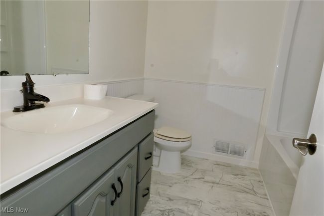 main bath | Image 10