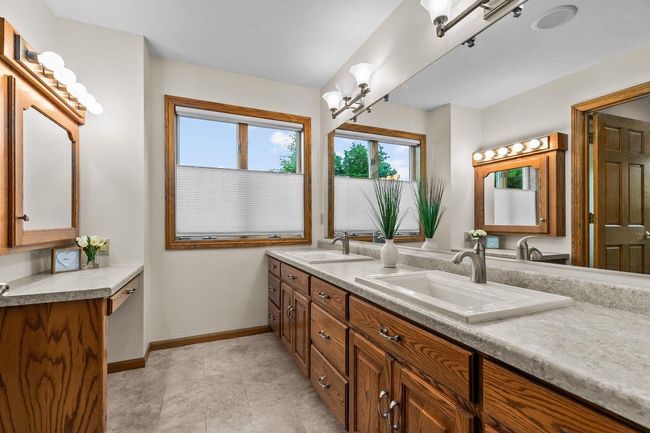 301 E Wayfarer Lane, House other with 4 bedrooms, 4 bathrooms and null parking in APPLETON WI | Image 26