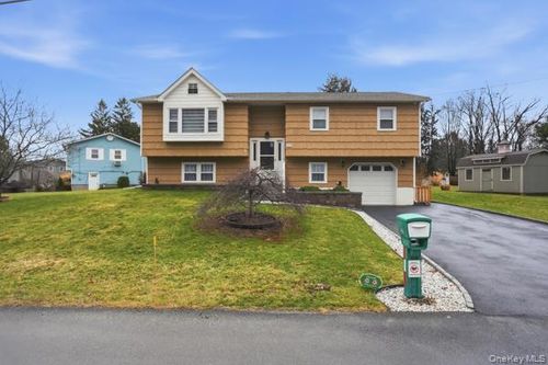 209 Summit Dr, New Windsor, NY, 12553-6441 | Card Image