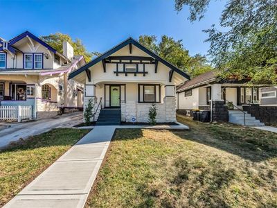 View of front of property with a front lawn | Image 1