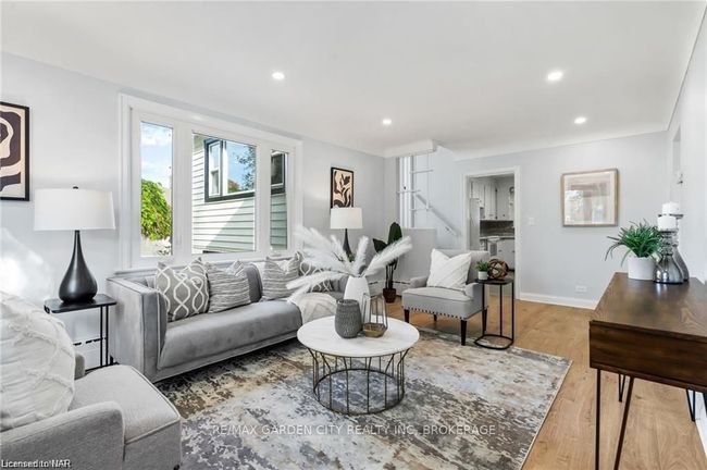 246 York St, House other with 3 bedrooms, 2 bathrooms and 3 parking in Saint Catharines ON | Image 7