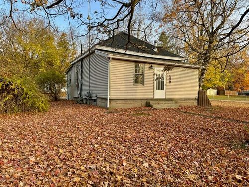 308 Robinson St, Lyons, MI, 48851-9609 | Card Image