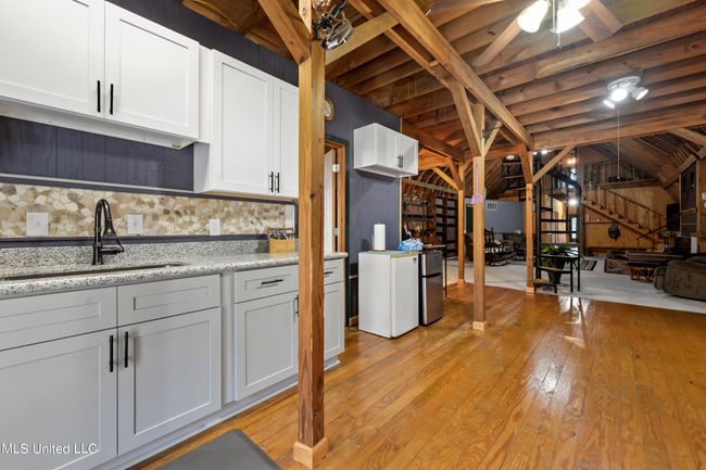 Kitchen | Image 10