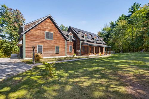 379 E Washington Rd, Hillsborough, NH, 03244-4320 | Card Image