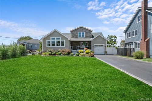 234 W Islip Rd, West Islip, NY, 11795-4551 | Card Image