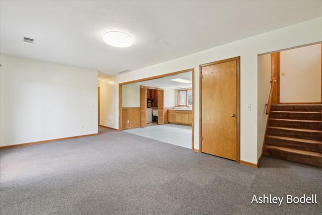 family room | Image 22