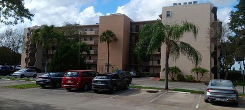 204-3450 Blue Lake Dr, Pompano Beach, FL, 33064-2058 | Card Image