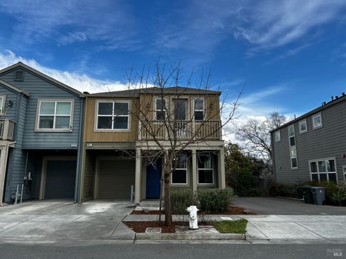 2042 Ravello Way, Santa Rosa, CA, 95403-7256 | Card Image