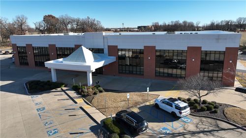 519 Latham Dr, Lowell, AR, 72745-8360 | Card Image