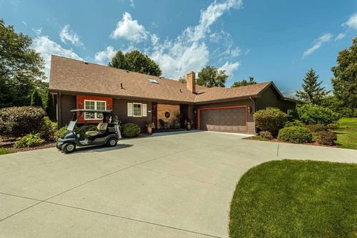 1825 Country Club Rd, Stoughton, WI, 53589-3219 | Card Image