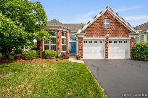 3880 Kingsmill Dr, Elgin, IL, 60124-3103 | Card Image