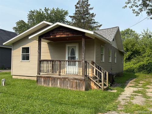 3094 S Term St, Burton, MI, 48529-1012 | Card Image