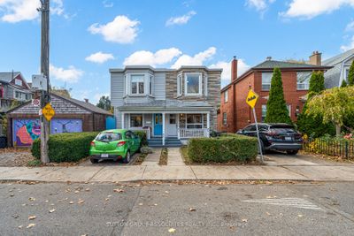 254 Salem Ave, House attached with 3 bedrooms, 3 bathrooms and null parking in Toronto ON | Image 2