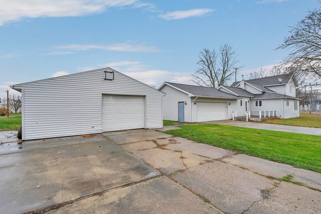7493 S Saginaw St, House other with 3 bedrooms, 3 bathrooms and null parking in New Lothrop MI | Image 6