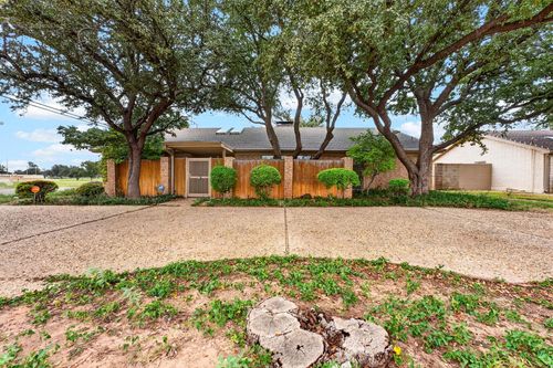 2301 Maxwell Dr, Midland, TX, 79705-4911 | Card Image