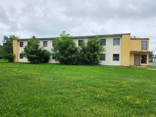 102 Westover Rd, Hoyt Lakes, MN, 55750-1161 | Card Image