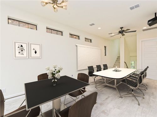 802 Lydia St, Austin, TX, 78702-2623 | Card Image