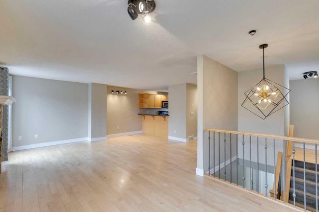 286 - 87 Glamis Green Sw, Home with 2 bedrooms, 1 bathrooms and 1 parking in Calgary AB | Image 6