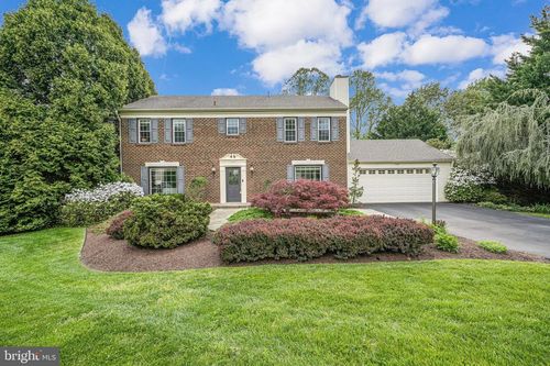 9808 Kohoutek Ct, VIENNA, VA, 22182-1945 | Card Image
