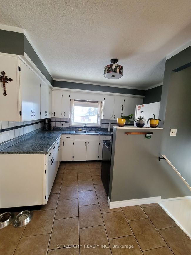 156 Maple St, House other with 2 bedrooms, 1 bathrooms and 4 parking in West Elgin ON | Image 10
