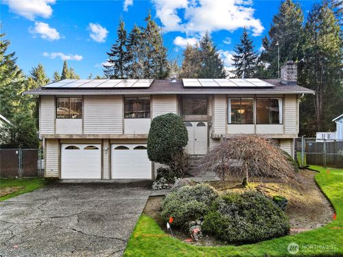 10914 165th Pl Ne, Redmond, WA, 98052-2758 | Card Image