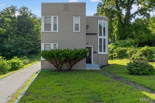 9916 Lilac Dr, Saint Louis, MO, 63137-3349 | Card Image