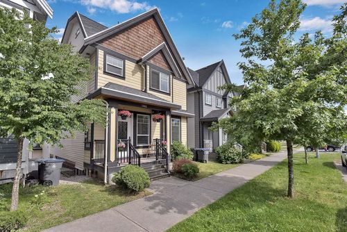 7062 148 St, Surrey, BC, V3S2X3 | Card Image