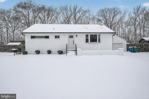 3525 Rockview Dr, BRISTOL, PA, 19007-2554 | Card Image