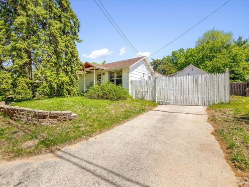 205 N Jones Ter, Oregon, IL, 61061-9585 | Card Image