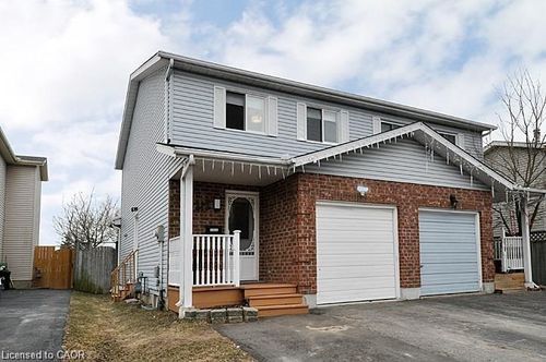 213 Grulke St, Kitchener, ON, N2A2S6 | Card Image