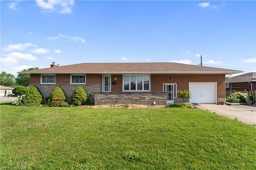 {{alt}} | Card Image