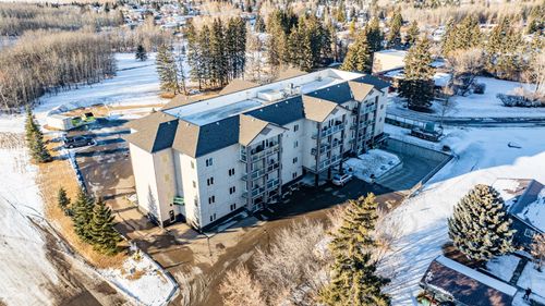 106-5205 Woodland Rd, Innisfail, AB, T4G0B2 | Card Image