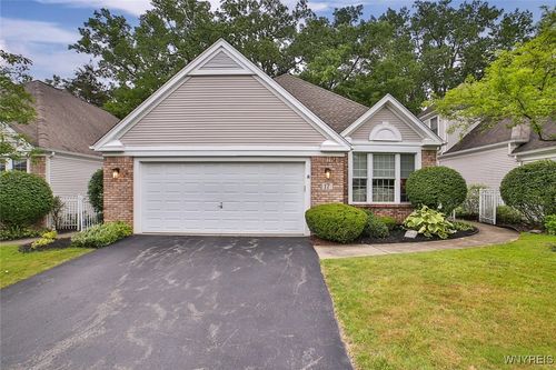 17 Brookins Green Dr, Orchard Park, NY, 14127-2557 | Card Image